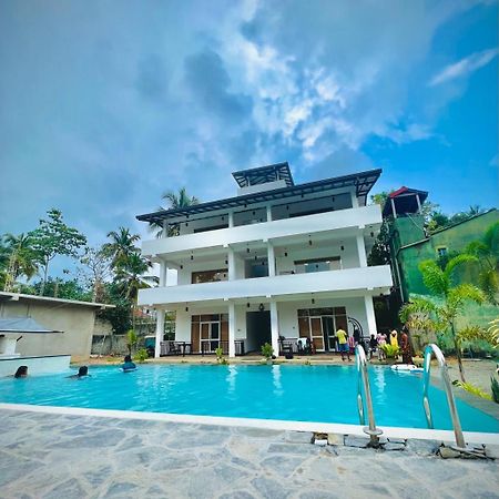 Dk Zur Einkenr Hotel Ahangama Exterior foto