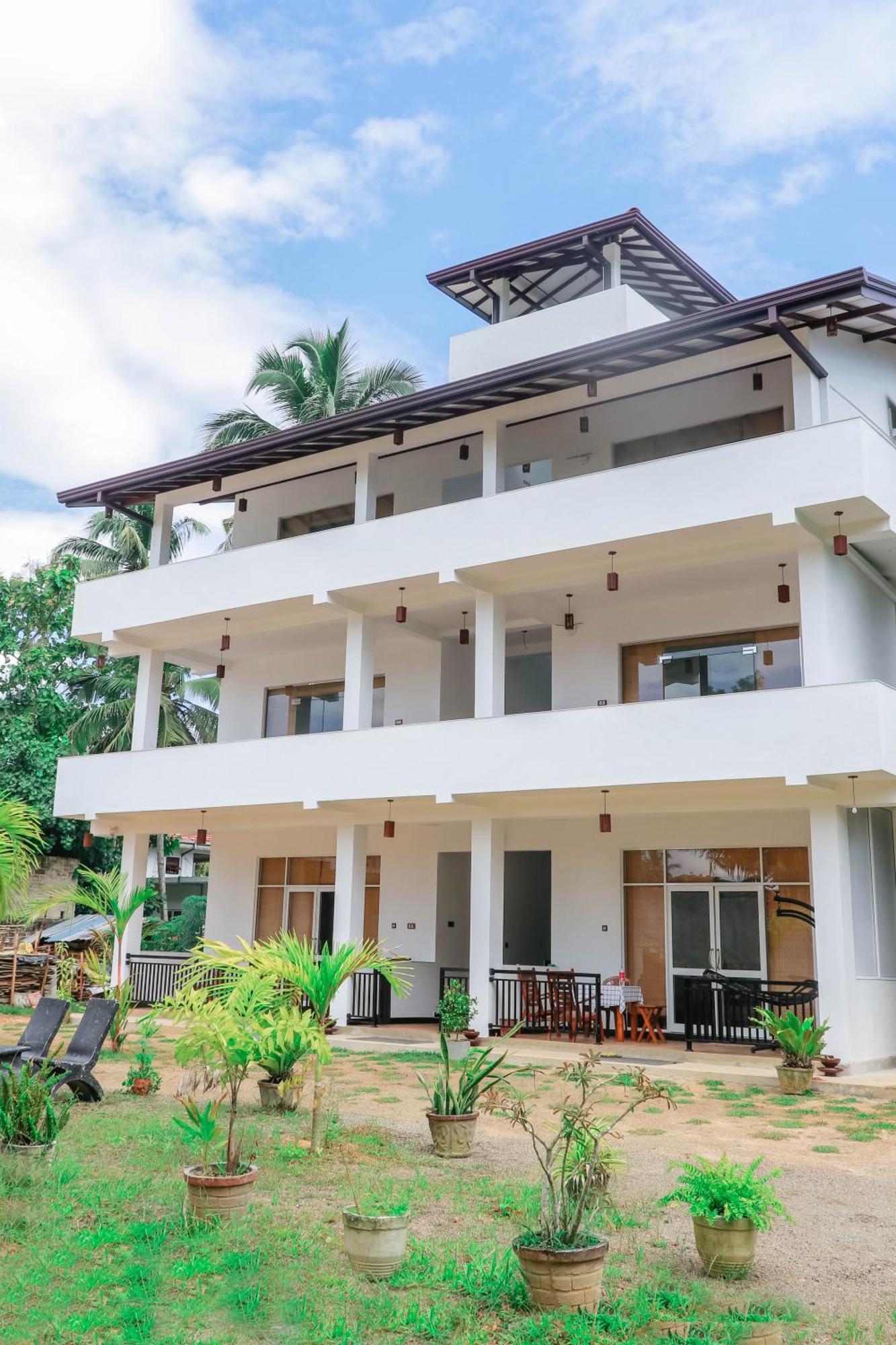 Dk Zur Einkenr Hotel Ahangama Exterior foto
