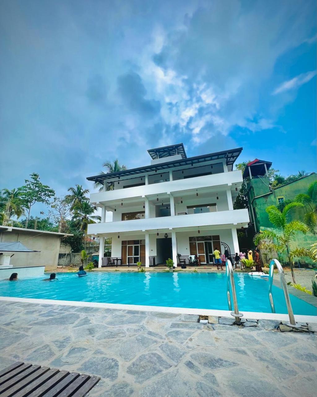 Dk Zur Einkenr Hotel Ahangama Exterior foto